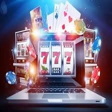 Pengguna mengakses pakbos77 dengan perangkat mobile yang aman dan mudah